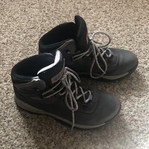Columbia Women’s Newton Ridge  8.5